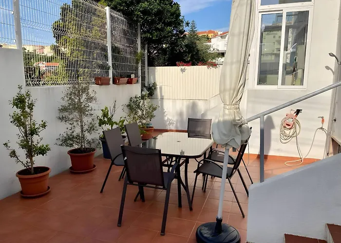Estoril 2 Bedrooms By The Beach