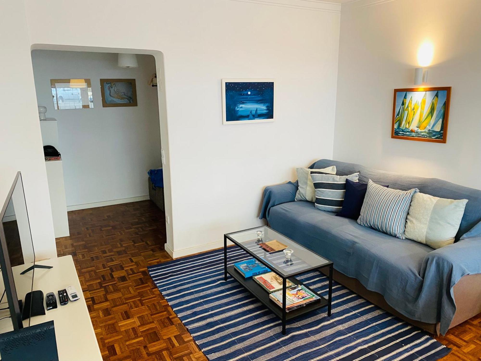 2 Bedrooms By The Apartment Estoril