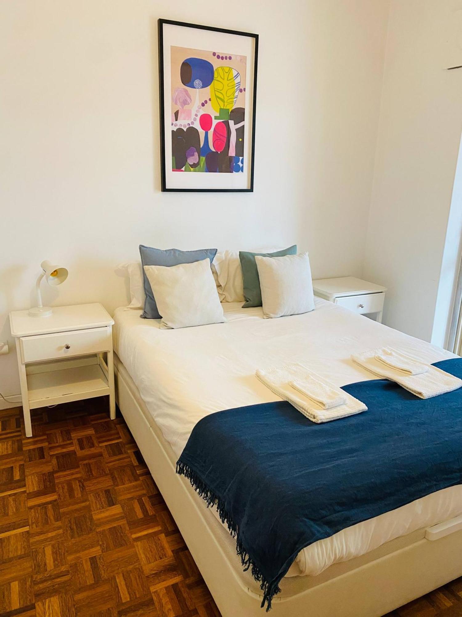2 Bedrooms By The Apartment Estoril