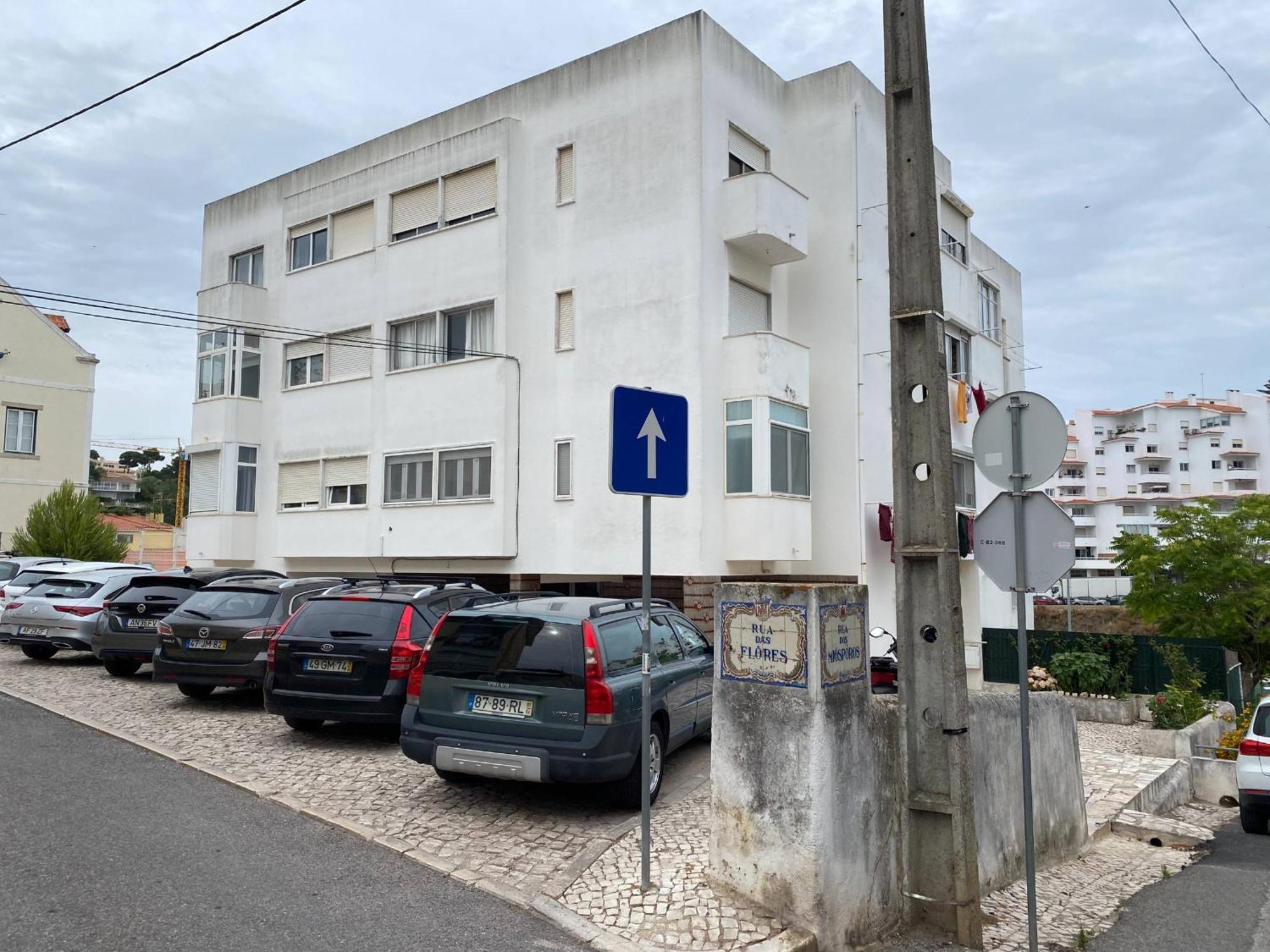 Apartment 2 Bedrooms By The