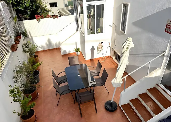 Estoril 2 Bedrooms By The Beach